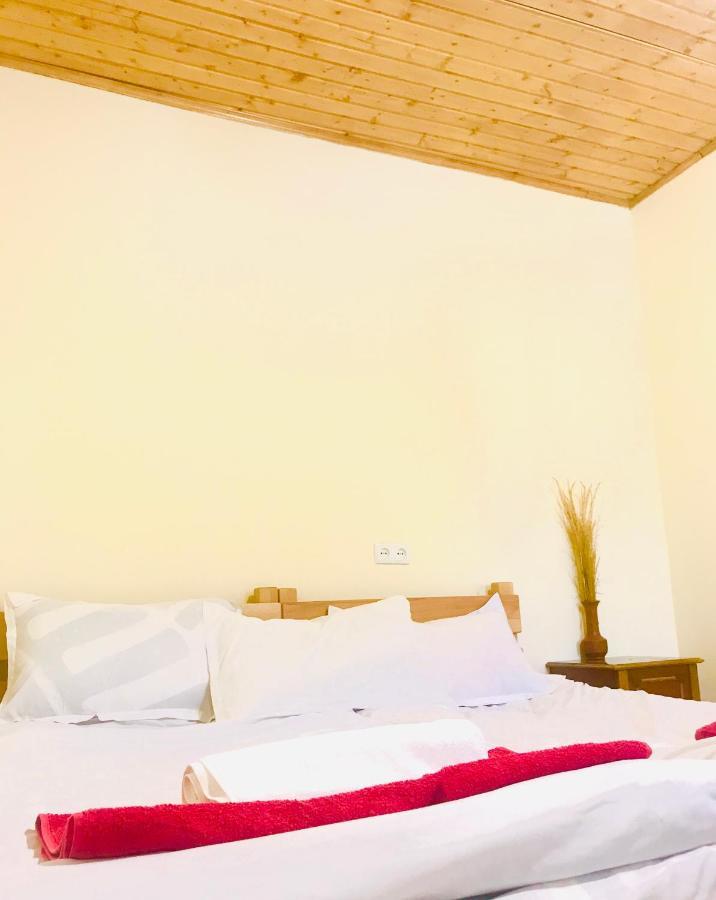 Guesthouse And Cottage Nicolo Казбеги Екстериор снимка