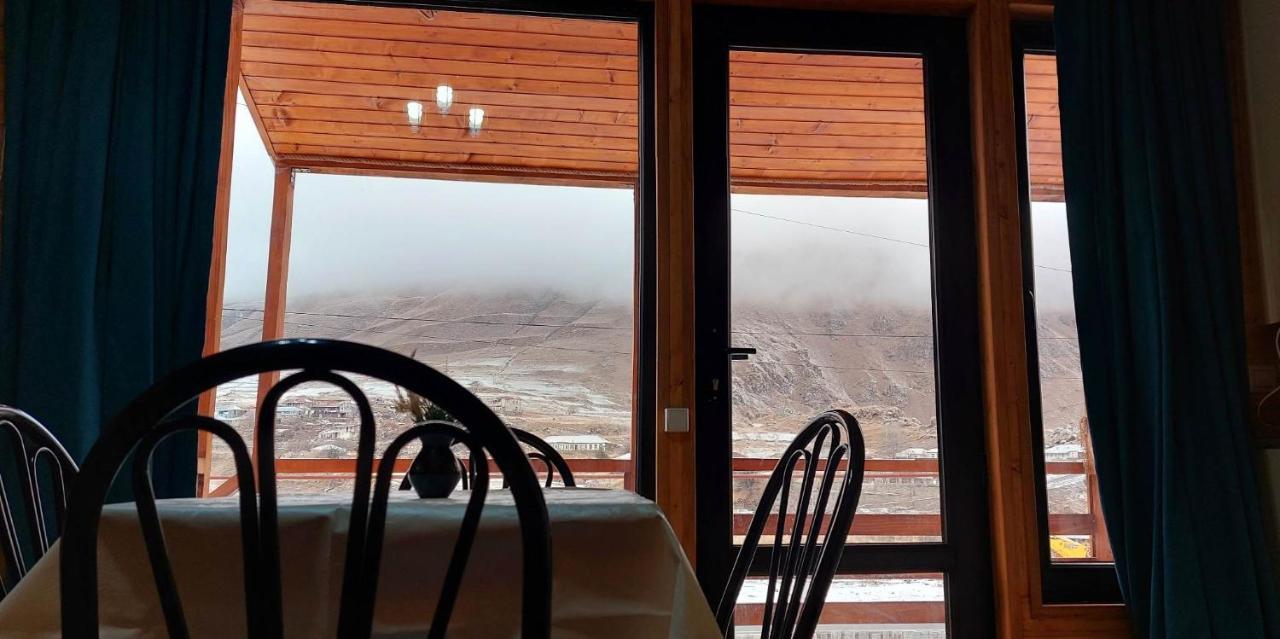 Guesthouse And Cottage Nicolo Казбеги Екстериор снимка