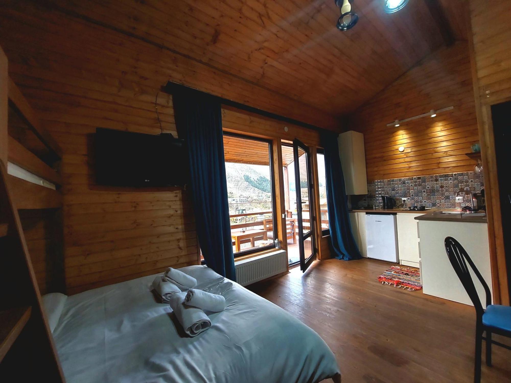 Guesthouse And Cottage Nicolo Казбеги Екстериор снимка